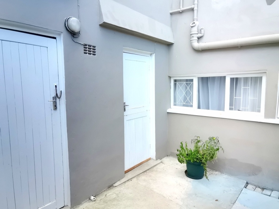 6 Bedroom Property for Sale in Onrus Western Cape